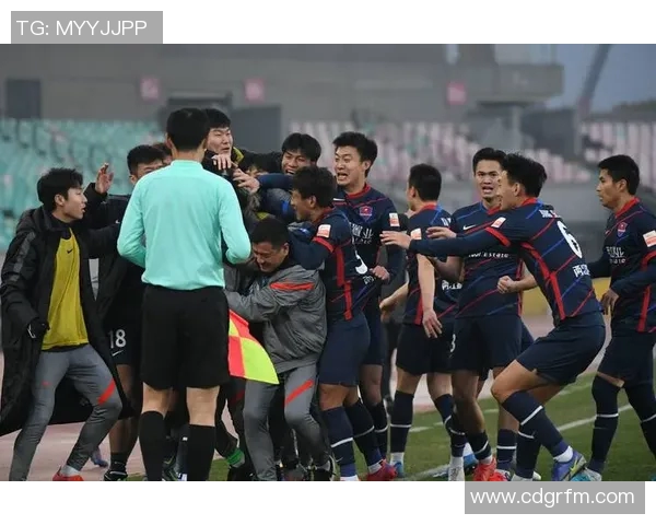 重庆足球队与武汉足球队赛后复盘分析比赛节奏与战术表现的深度探讨