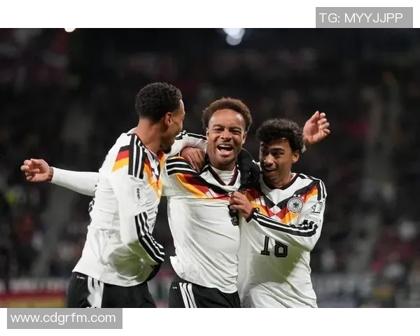 荷兰足球明星加盟德甲球队展现新风采引发球迷热议