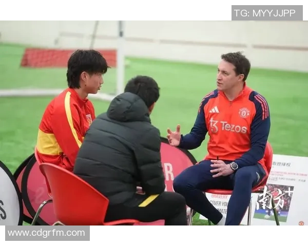 足球明星为高考学子送上祝福与鼓励的视频，助力梦想成真