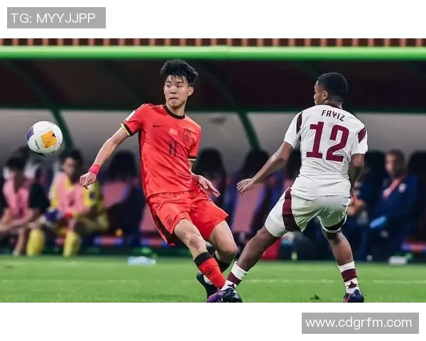 足球明星遭遇粉碎性骨折伤痛困扰未来职业生涯面临重大挑战 足球明星遭遇粉碎性骨折伤痛困扰未来职业生涯面临重大挑战